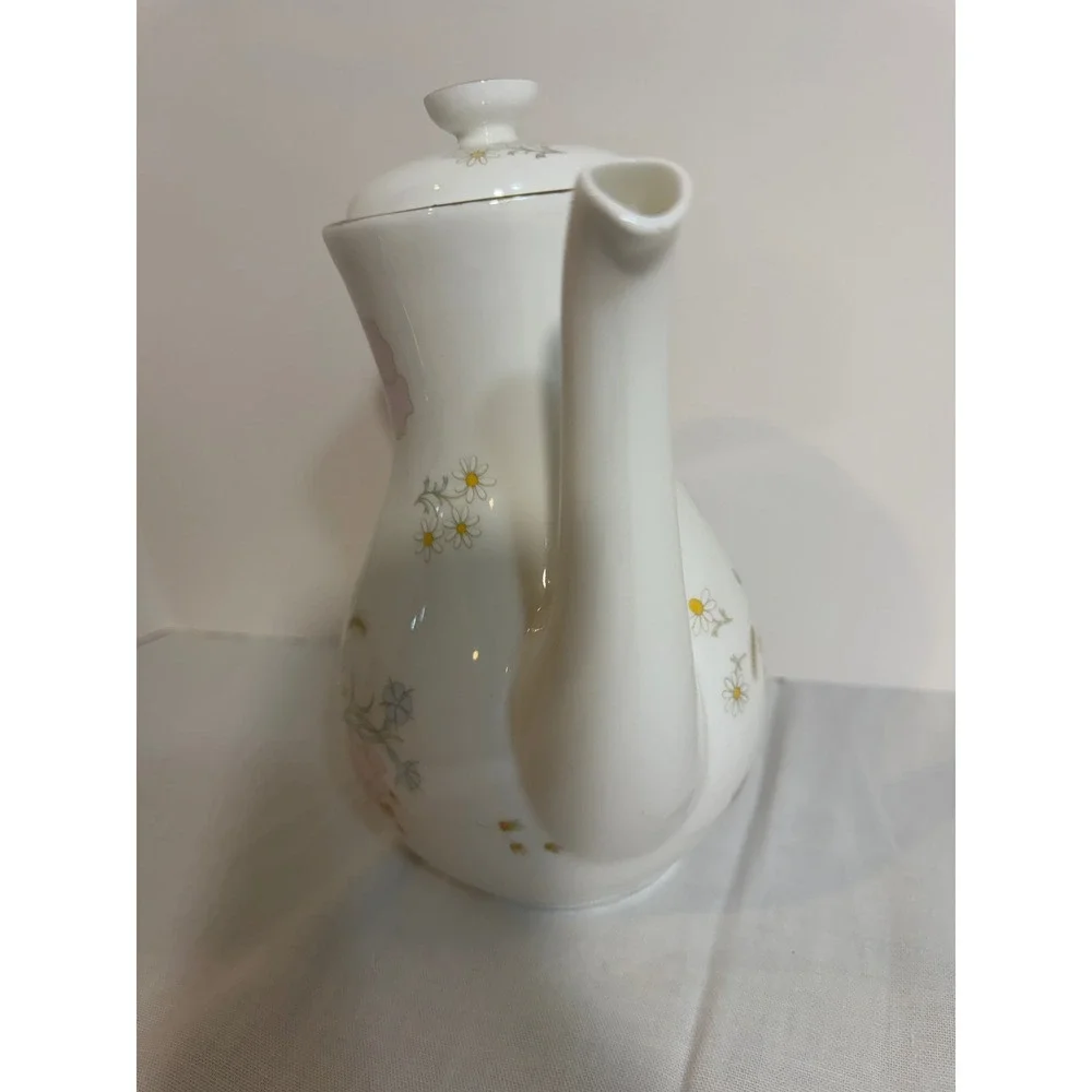 Royal Doulton Flirtation H. 5043 Coffee Pot Fine Bone China Floral 1976 Vintage